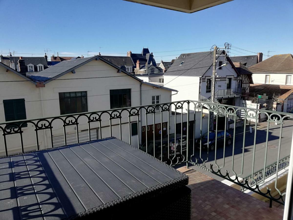 Cabourg - Hyper Centre, Plage Bagian luar foto