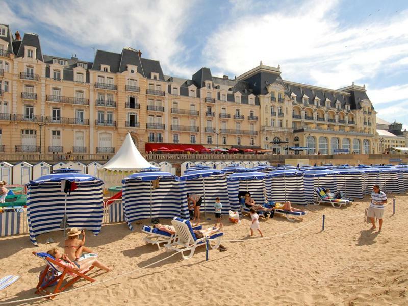 Cabourg - Hyper Centre, Plage Bagian luar foto
